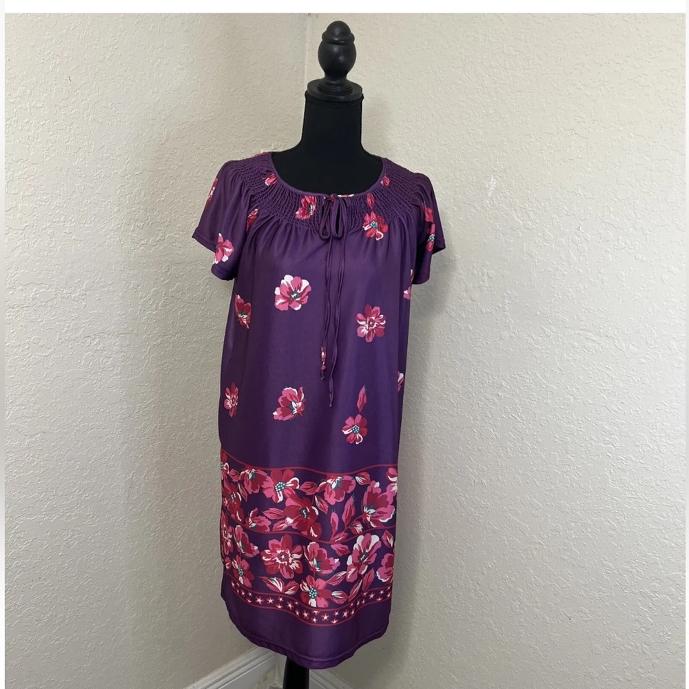 Amanda Paige Sleepwear Purple Floral Nightgown Dress Size S Short Sleeve.